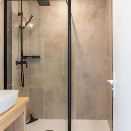 Le Ciel, Le Soleil Et La Narbonne